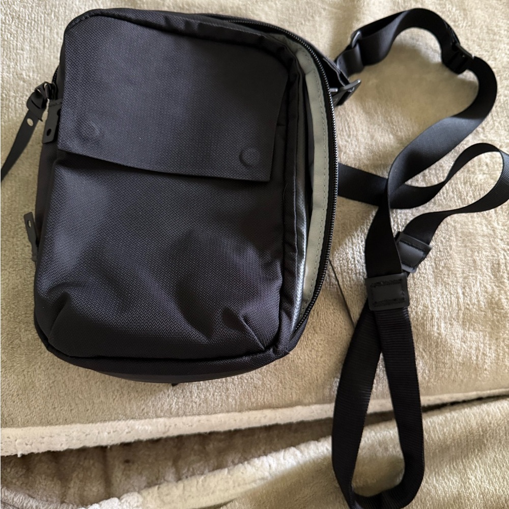 KOMPAK CORDURA® RN66
VELOCITY - JET BLACK : 5L